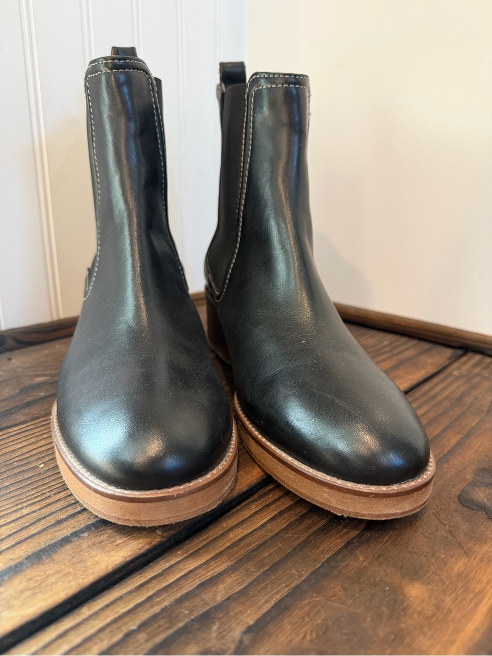 Joie Chelsea Black Leather Pull-On Stretch Ankle Boots - Picture 2 of 7